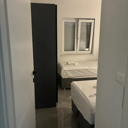 Tini 4 Lägenhet Pula